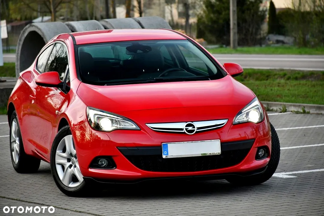 Opel Astra III GTC 1.6 T Cosmo - 4