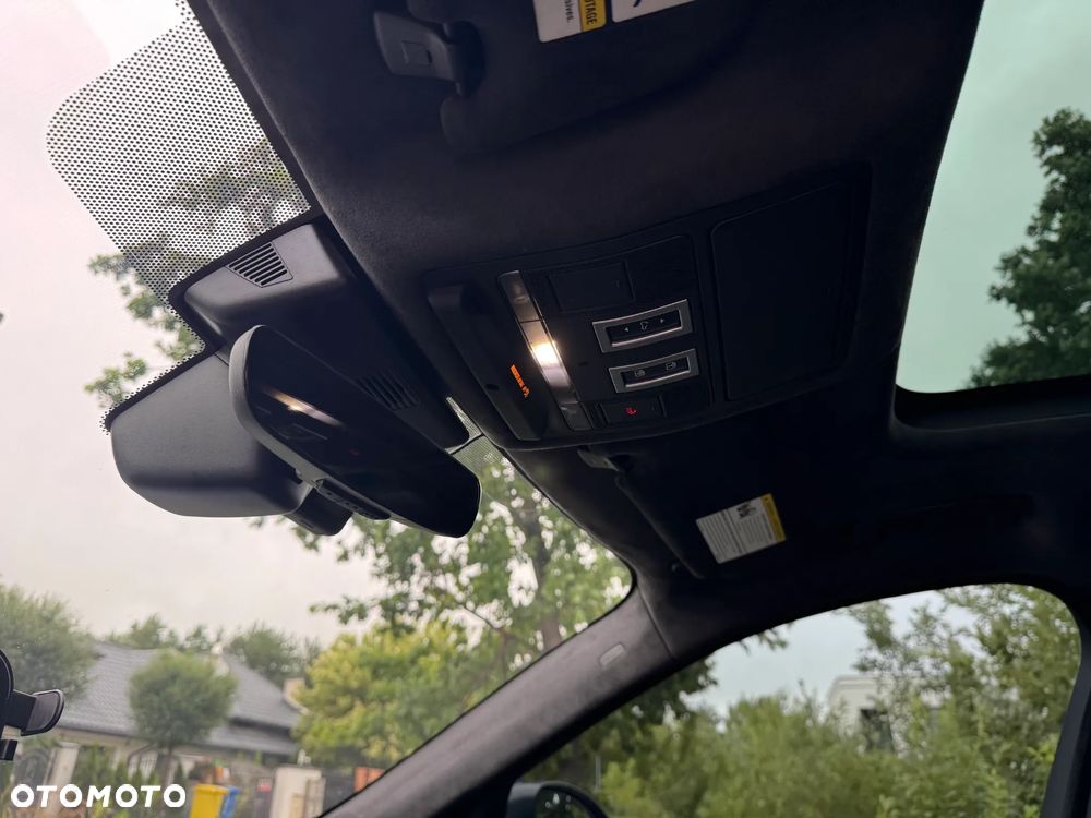 Jaguar F-Pace 2.0 i4P AWD R-Sport - 27