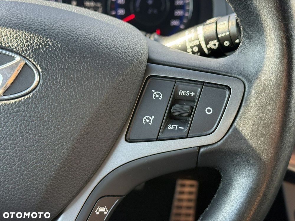 Hyundai i40 Kombi 1.7 CRDi Premium - 19