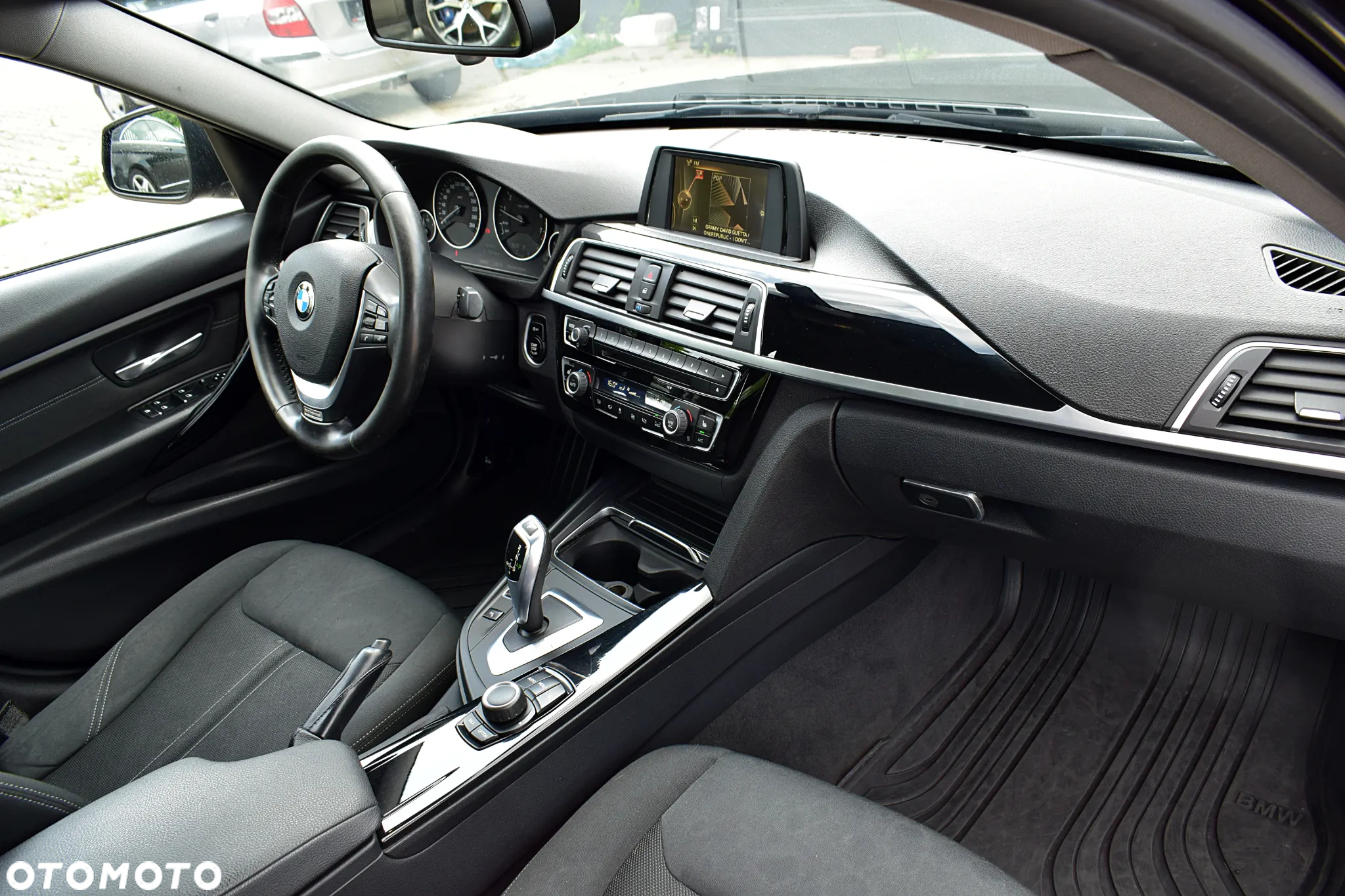 BMW Seria 3 318i Advantage - 9