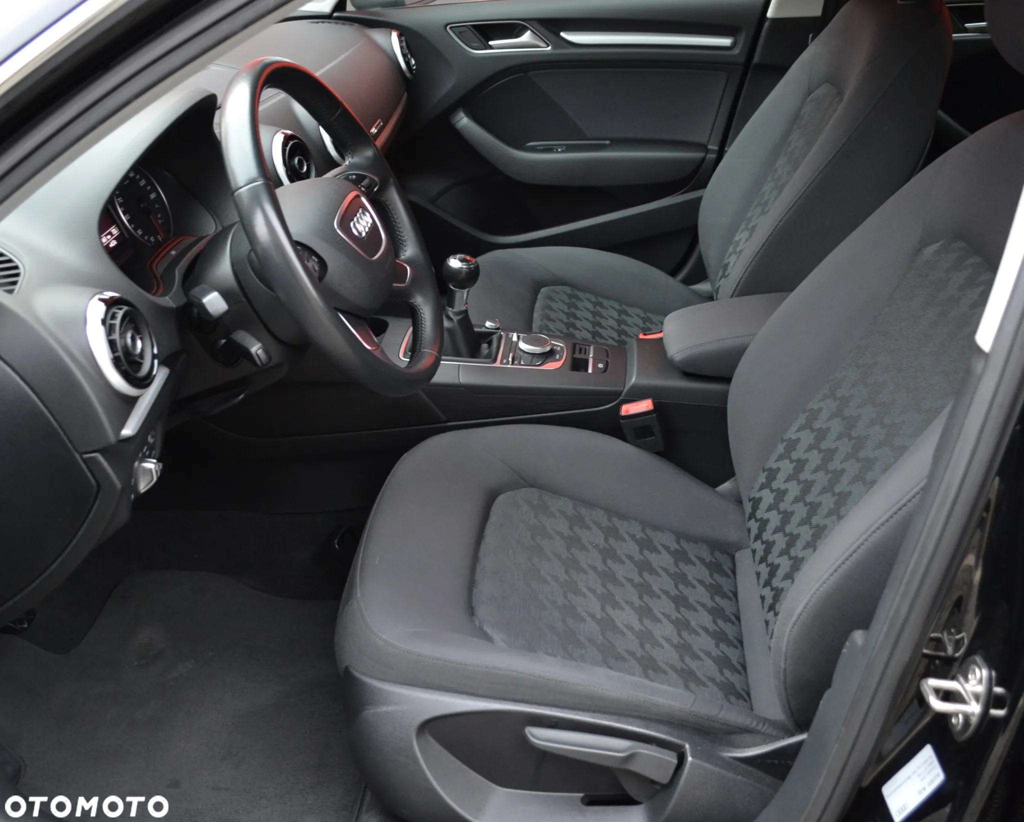 Audi A3 1.6 TDI Sportback (clean diesel) Attraction - 10