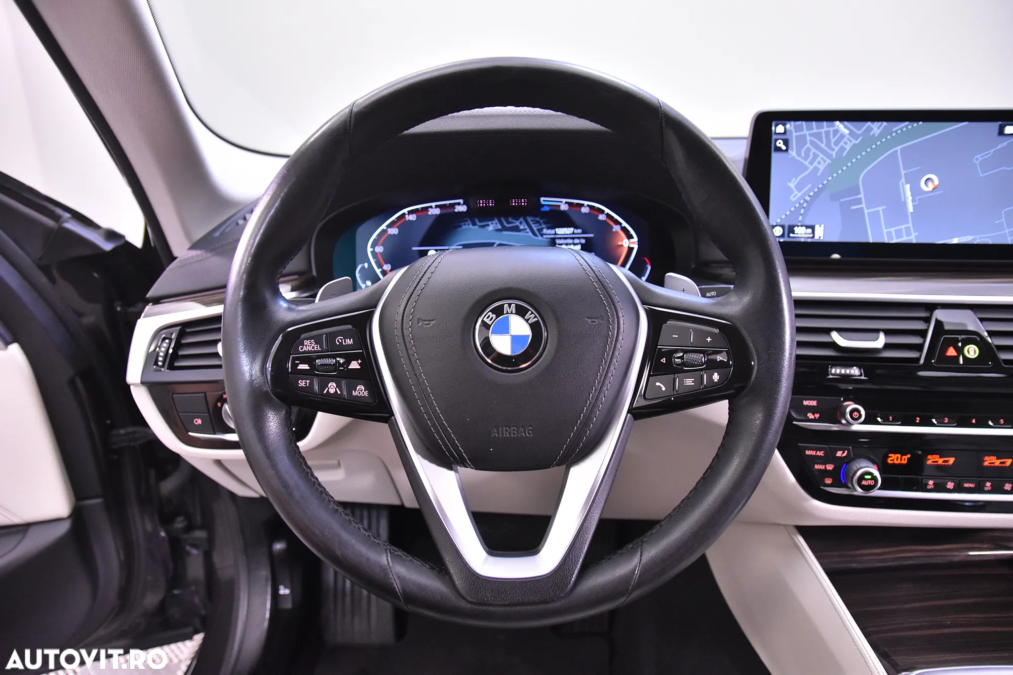 BMW Seria 5 520d xDrive Aut. Luxury Line - 16