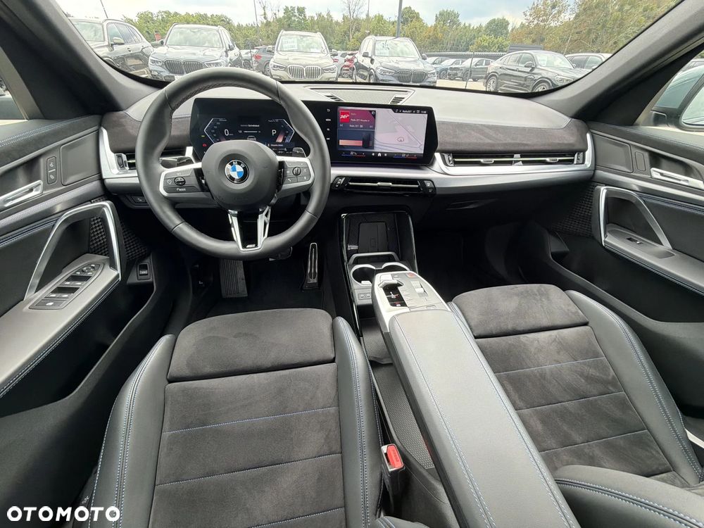 BMW X1 sDrive20i mHEV - 16