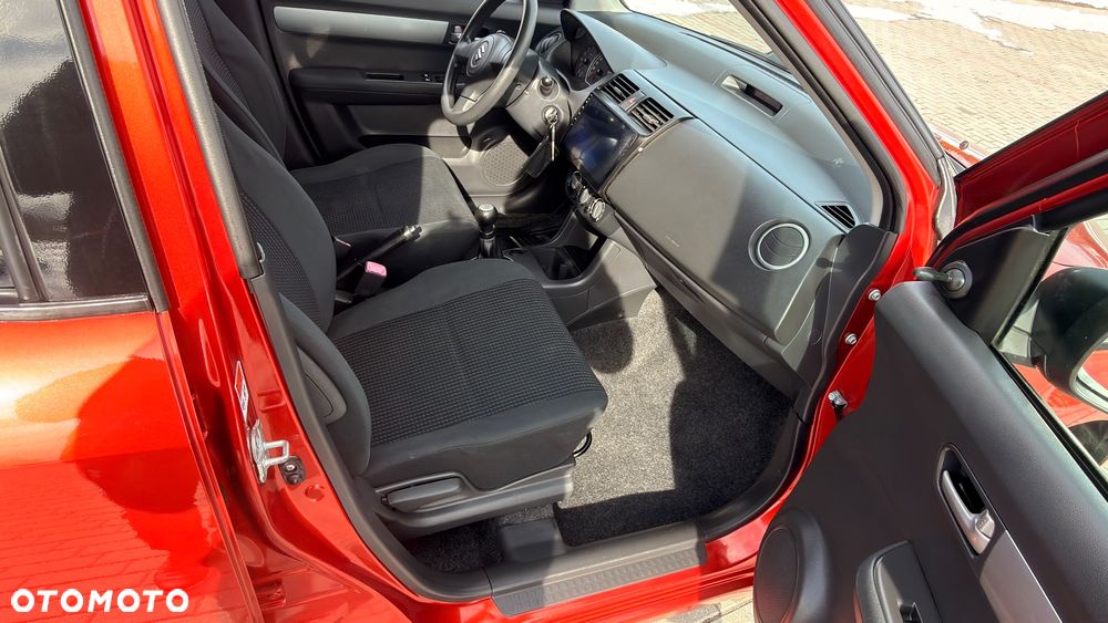 Suzuki Swift 1.3 Limited 25 - 32