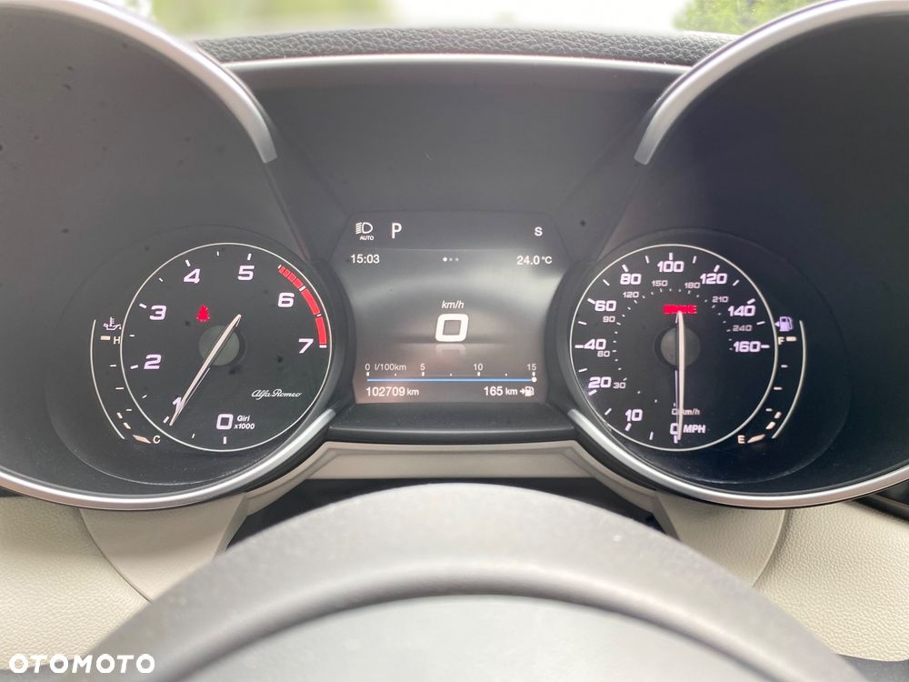 Alfa Romeo Giulia 2.0 Turbo 16V AT8 Veloce Ti - 13