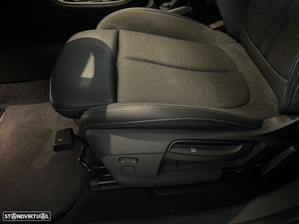 BMW 216 Active Tourer d Line Sport - 33