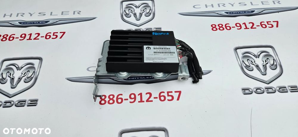 Chrysler Pacifica 2016- wzmacniacz z kostkami 68207345AE - 1