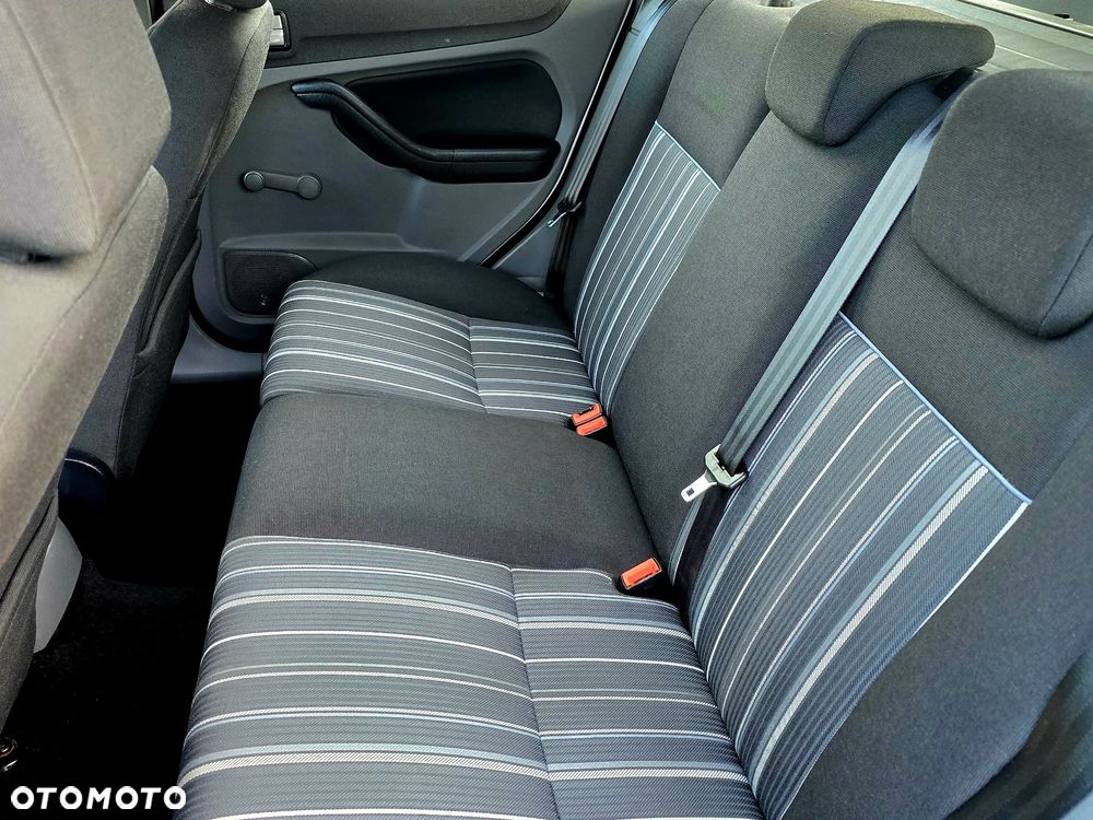 Ford Focus 1.6 16V Titanium - 25