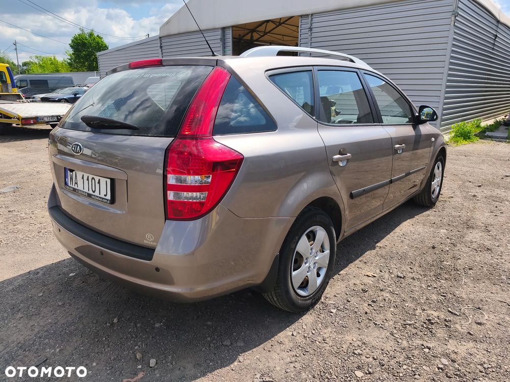 Kia Ceed 1.6 Comfort + - 5