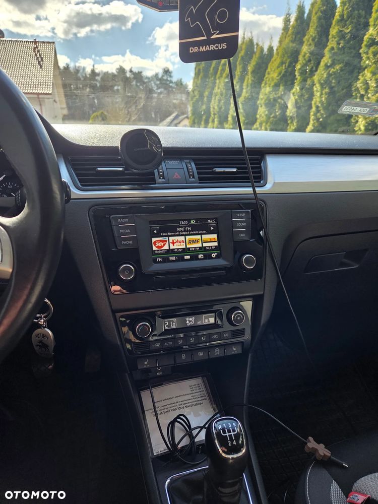 Skoda RAPID 1.2 TSI Ambition - 6