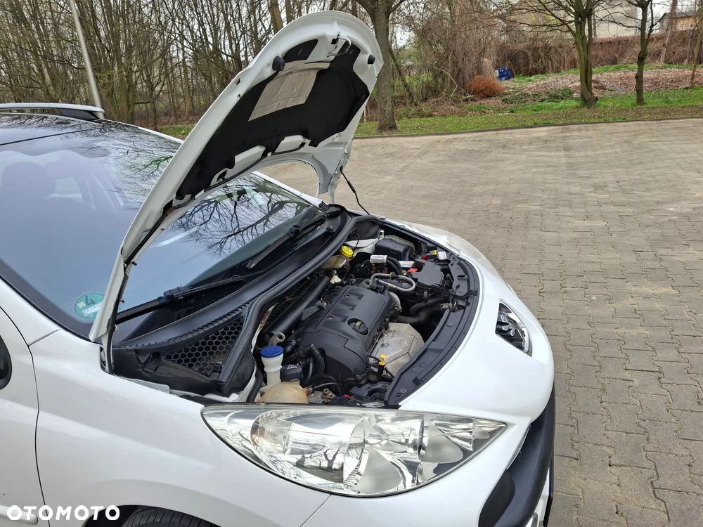 Peugeot 207 1.6 Premium - 32