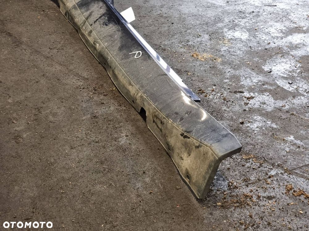 LISTWA BOCZNA PRAWA MASERATI GRANTURISMO S - 3