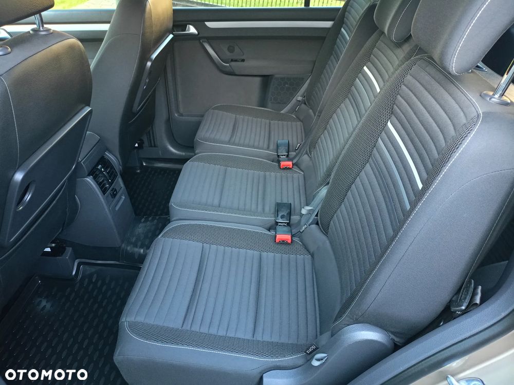 Volkswagen Touran 1.6 TDI DPF BlueMotion Technology Cup - 20