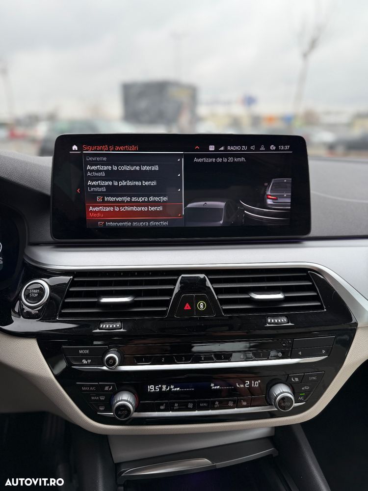 BMW Seria 5 530e Aut. Luxury Line - 23