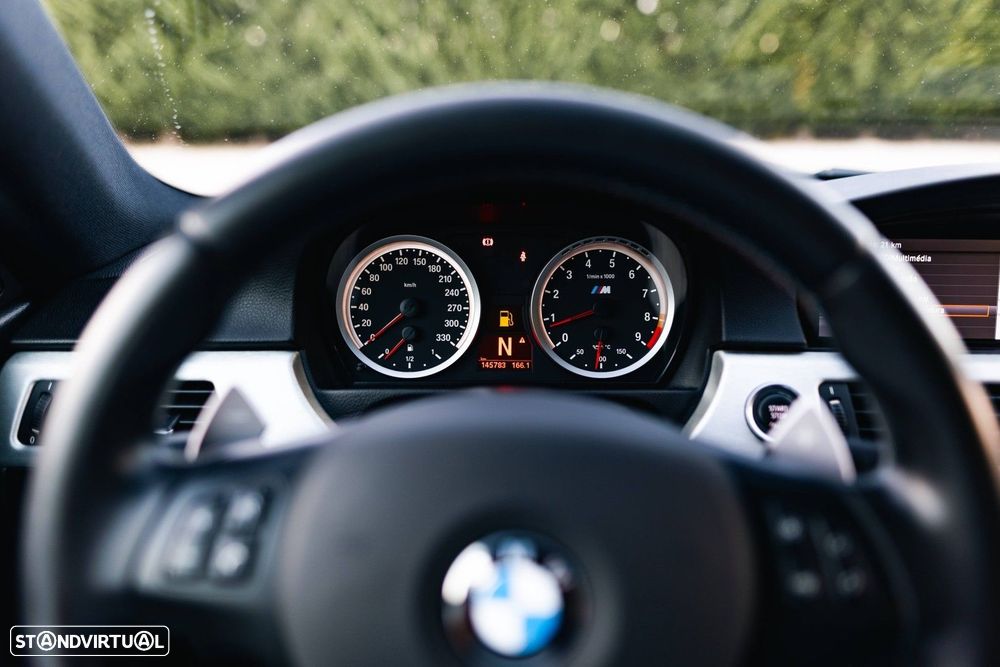 BMW M3 Auto - 36