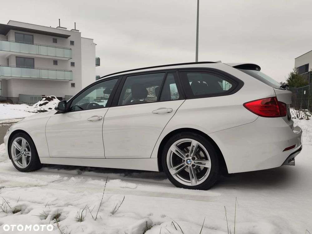 BMW Seria 3 318d DPF Edition Lifestyle - 22