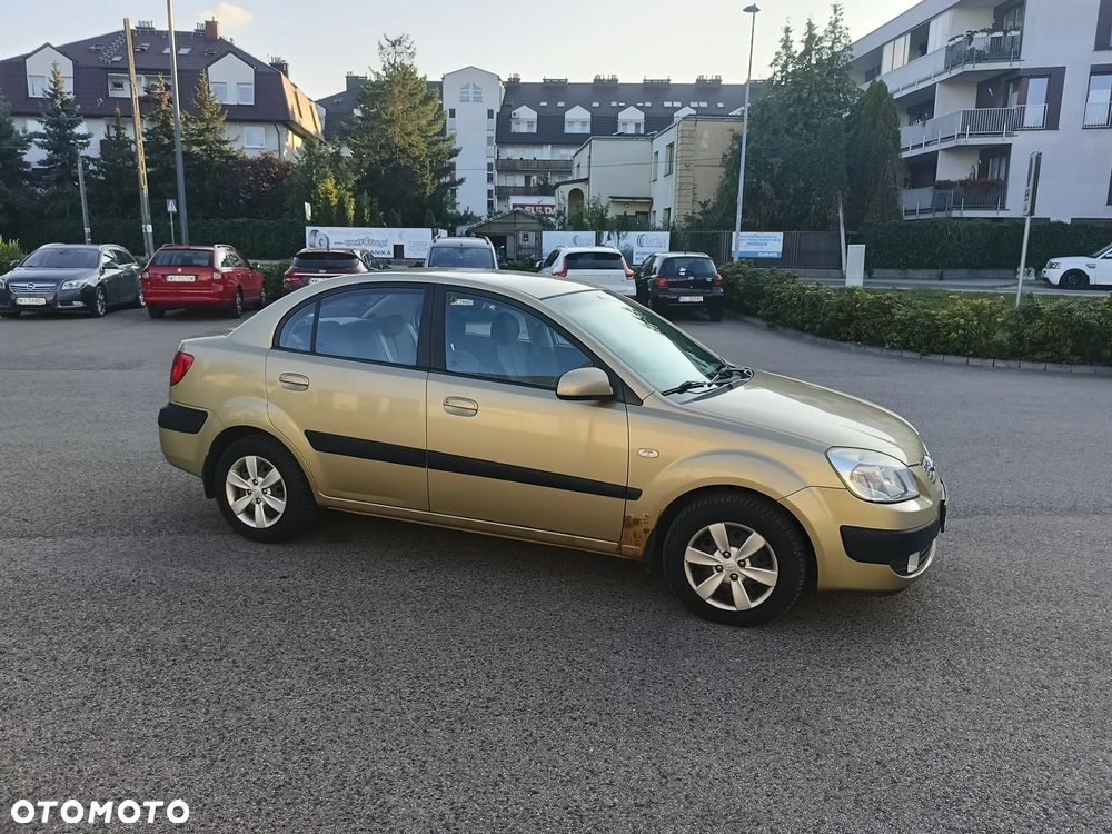Kia Rio 1.4 Comfort - 3