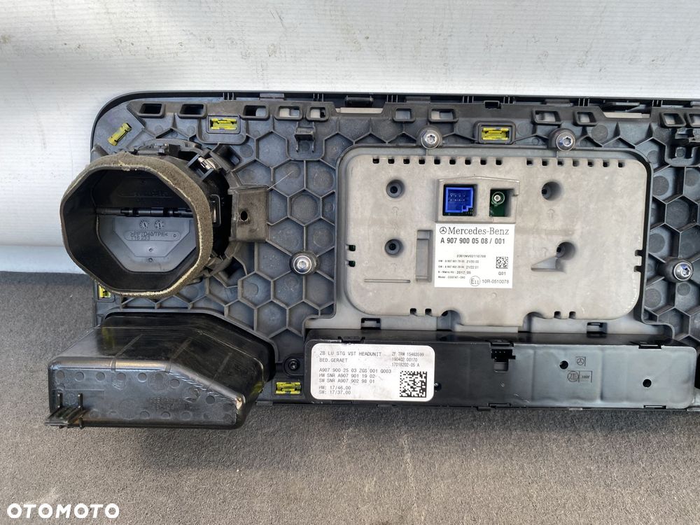 SPRINTER 907 910 17- EKRAN WYŚWIETLACZ MODUŁ RADIO NAWIGACJA A9079000508 - 9