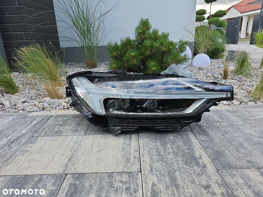 VOLVO XC60 II 2 Lampa prawa przód Full Led System 32133549 2017-2021 Chrom - 1