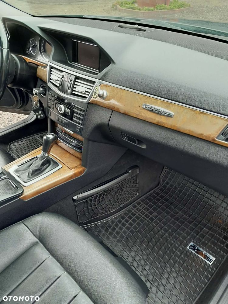 Mercedes-Benz Klasa E 250 CDI DPF BlueEFFICIENCY 7G-TRONIC Elegance - 11
