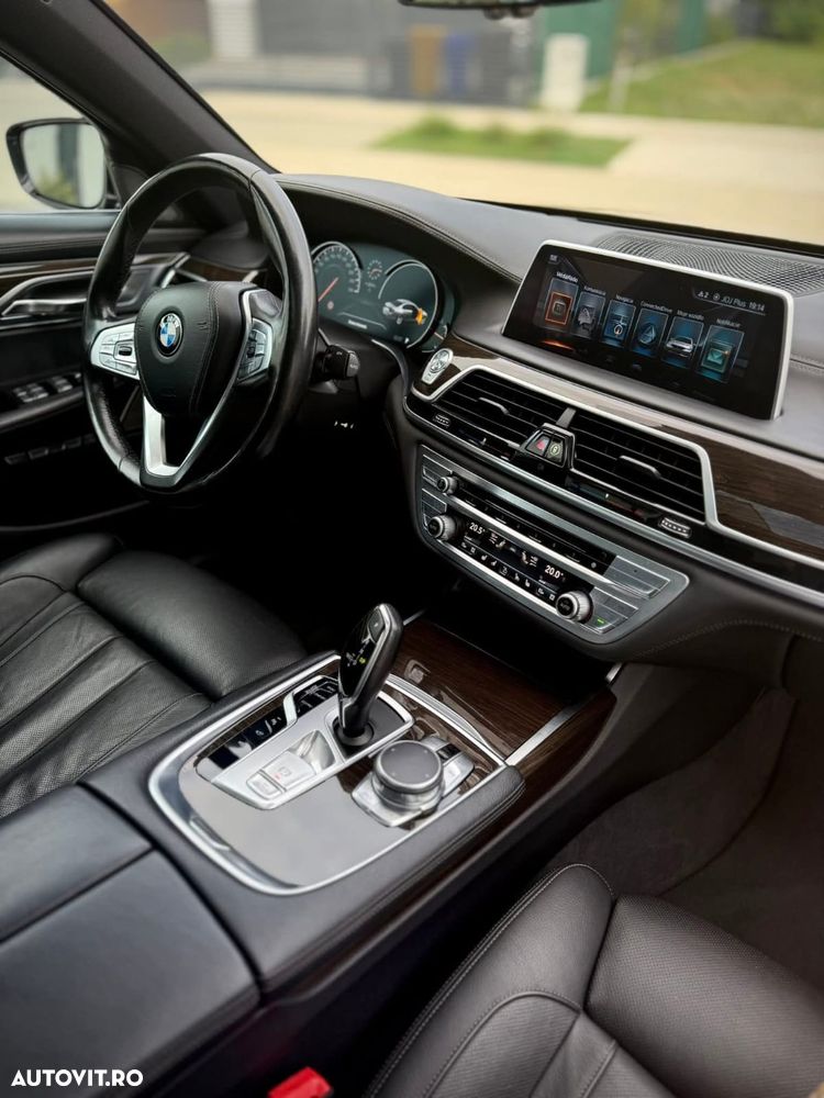 BMW Seria 7 - 32