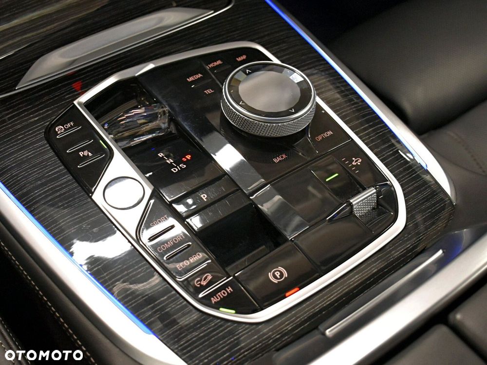 BMW X7 - 26
