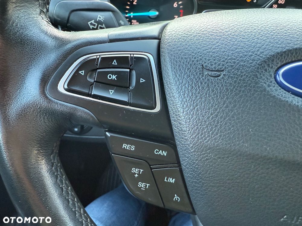 Ford Kuga 1.5 EcoBoost 2x4 Titanium - 14