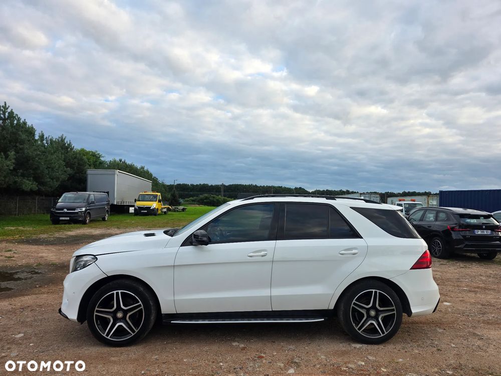 Mercedes-Benz GLE 350 d 4Matic 9G-TRONIC AMG Line - 9