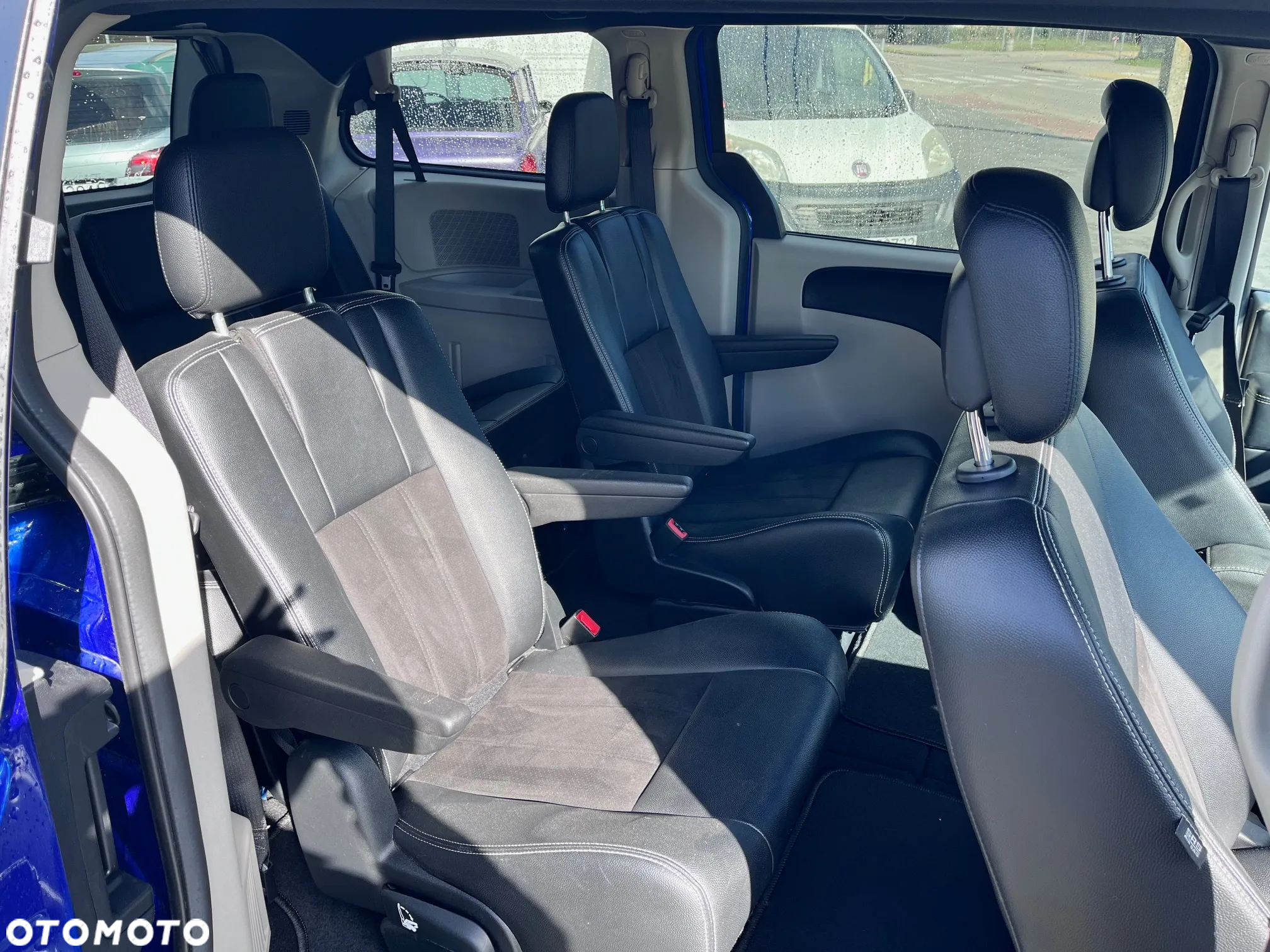 Dodge Grand Caravan - 6