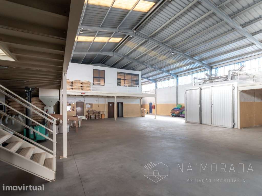 Armazém industrial para venda em Lourosa na Zona Industrial do Casa... - Grande imagem: 5/31