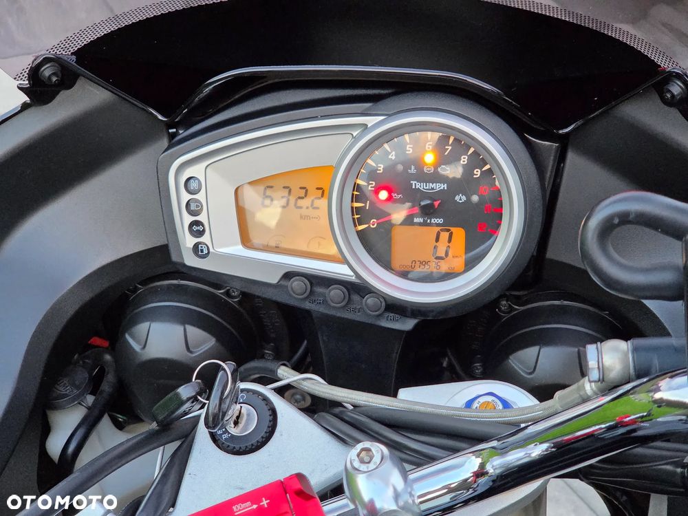 Triumph Tiger - 32