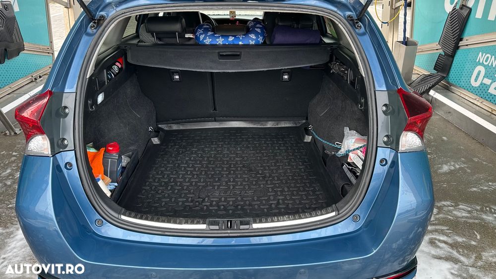 Toyota Auris 1.8 L VVT-i Sol - 8