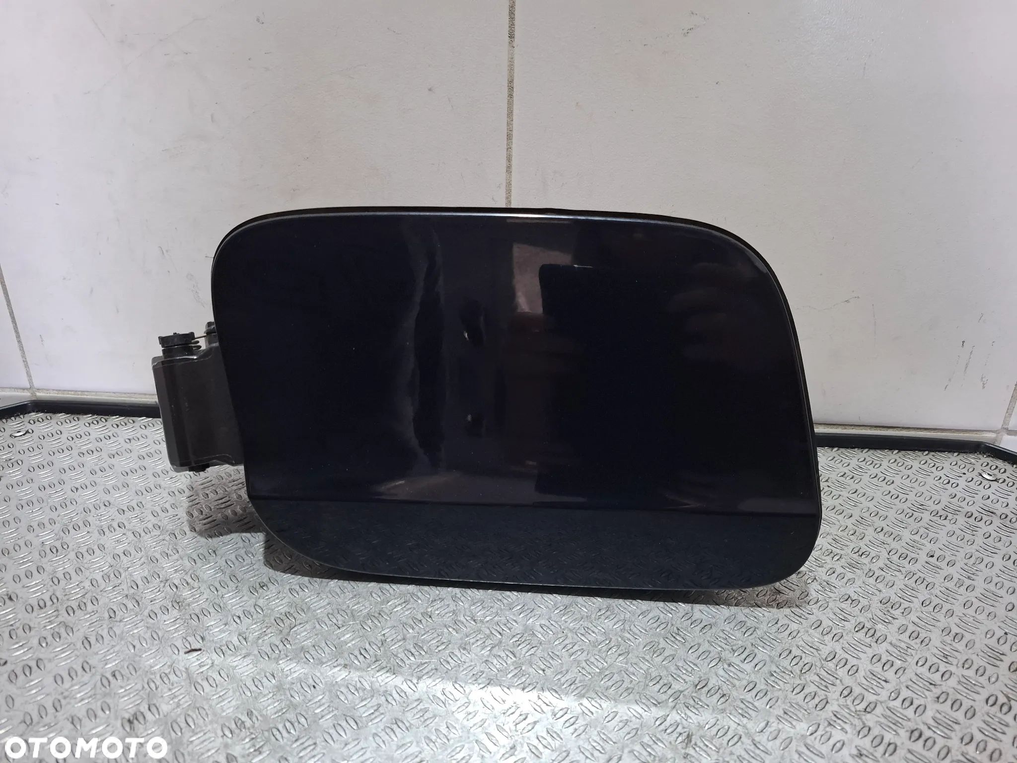 Klapka wlewu paliwa Opel Insignia B 2019 rok hatchback kolor 22X - 1