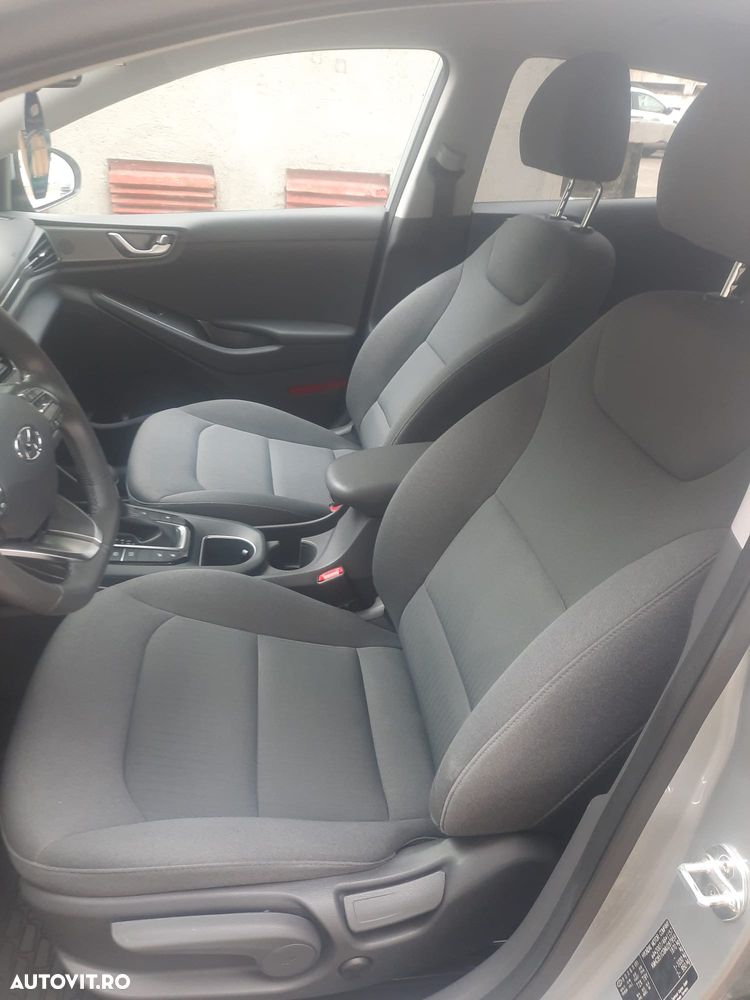 Hyundai IONIQ - 11