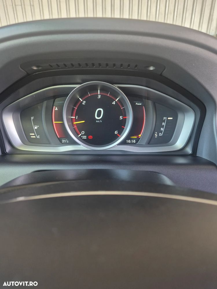 Volvo XC 60 D5AWD Summum - 24