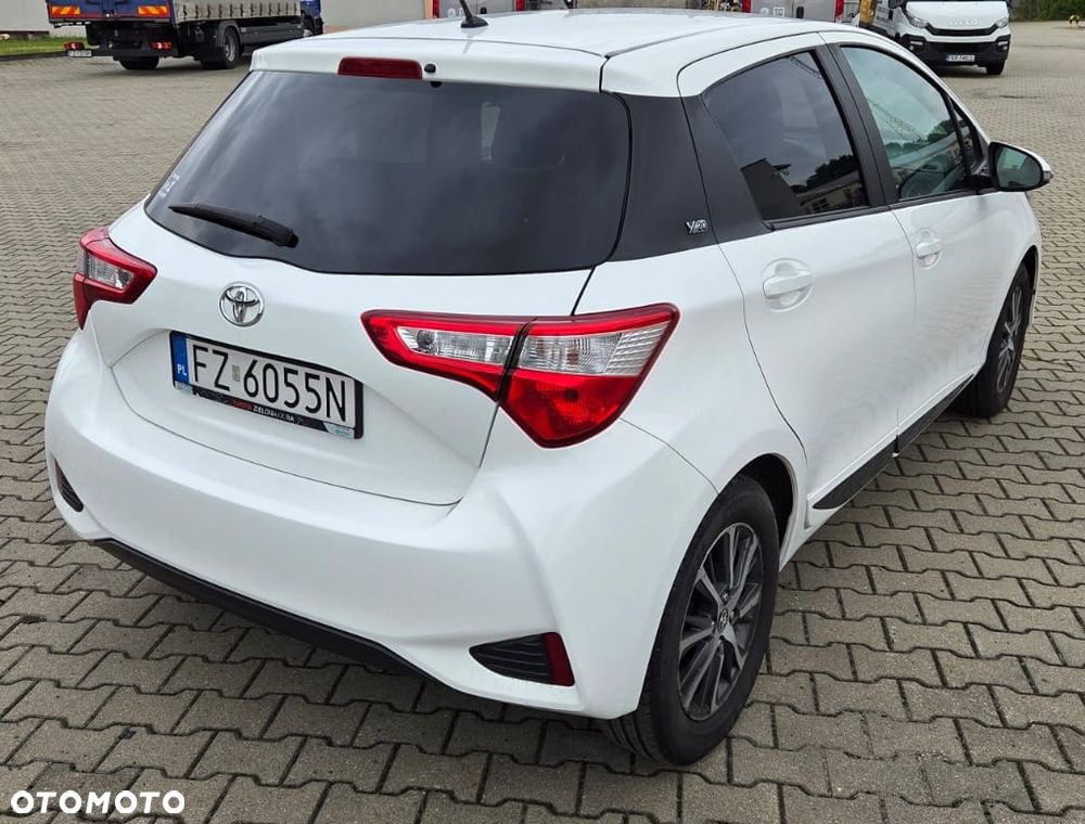 Toyota Yaris 1.5 Premium - 4