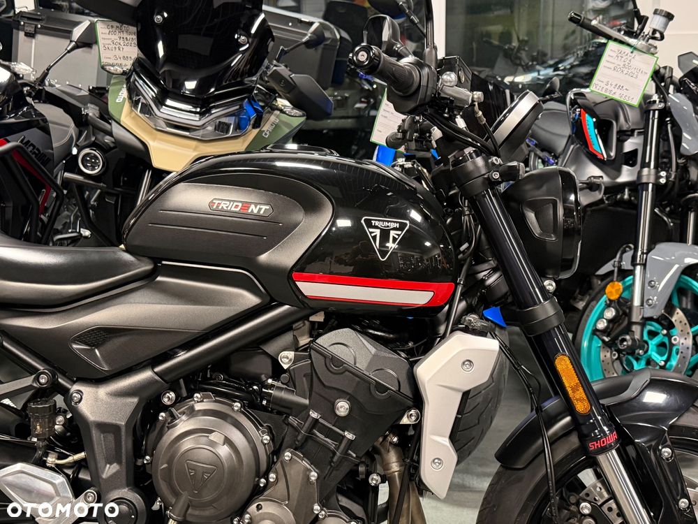 Triumph Trident - 9
