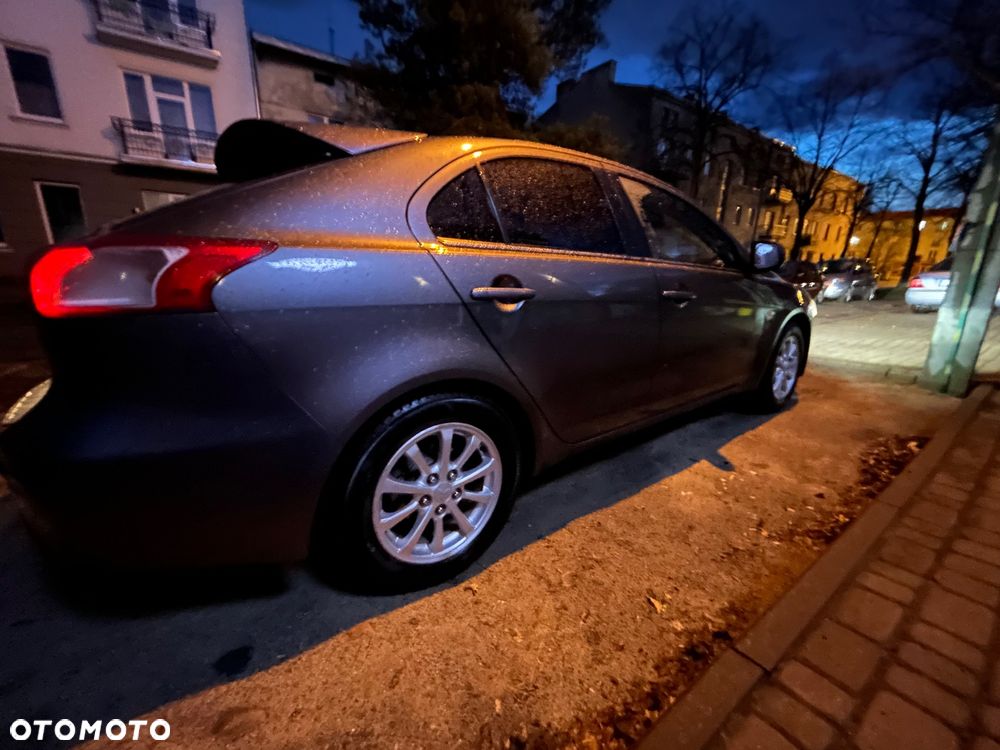 Mitsubishi Lancer 1.6 Inform - 18