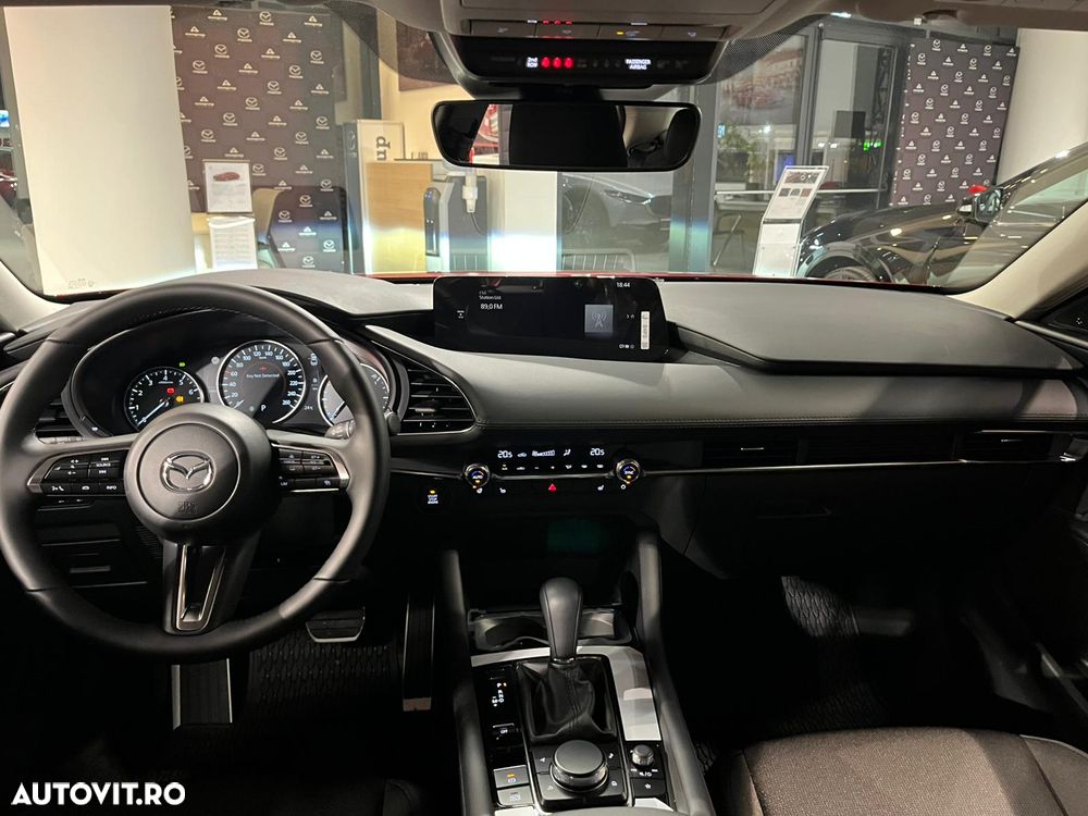 Mazda 3 e-Skyactiv G140 AT MHEV Center-Line - 8