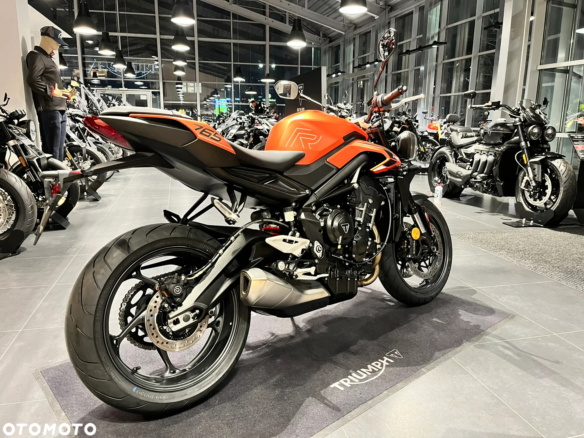 Triumph Street Triple - 6