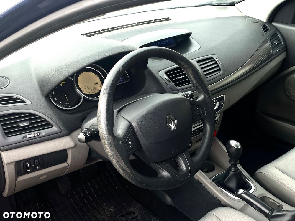 Renault Megane 1.5 dCi Emotion - 13