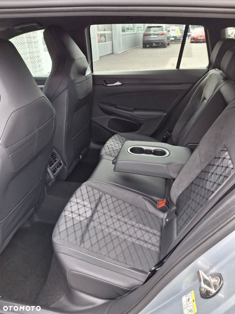 Volkswagen Golf Variant - 12