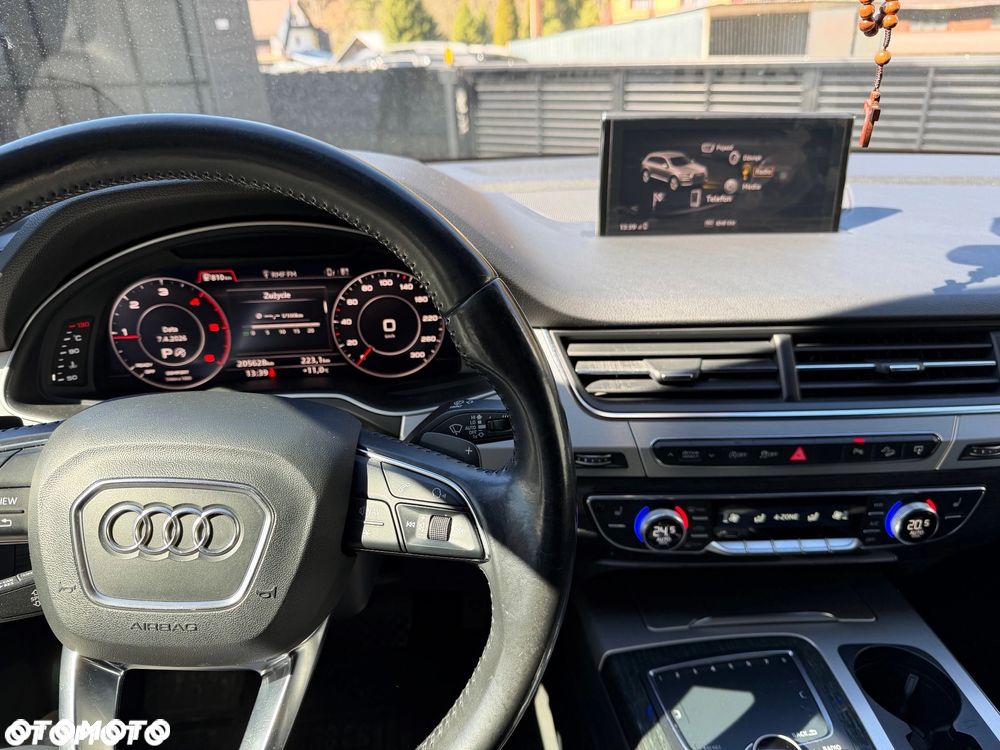 Audi Q7 - 10