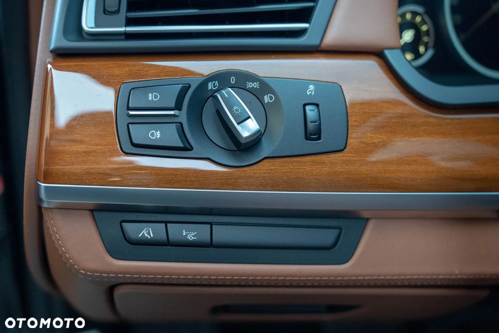 BMW Seria 7 750Ld xDrive - 15