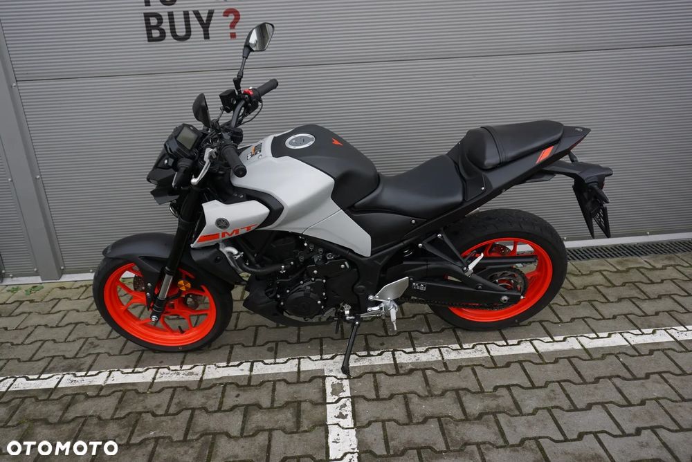 Yamaha MT - 13