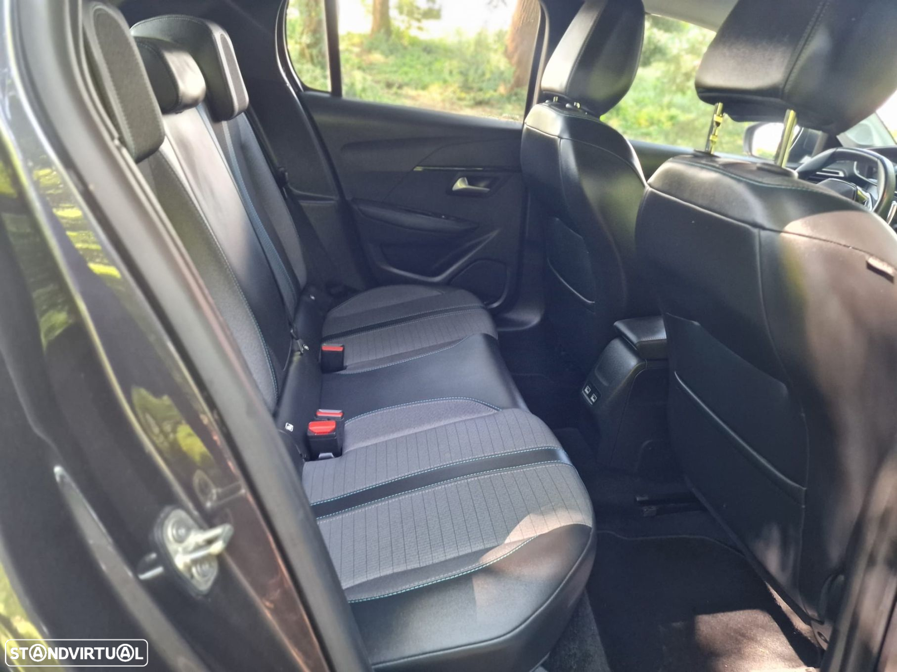 Peugeot 208 1.2 PureTech Allure Pack EAT8 - 29