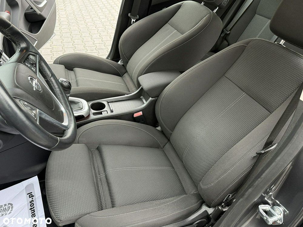 Opel Astra IV 1.6 T Cosmo - 14