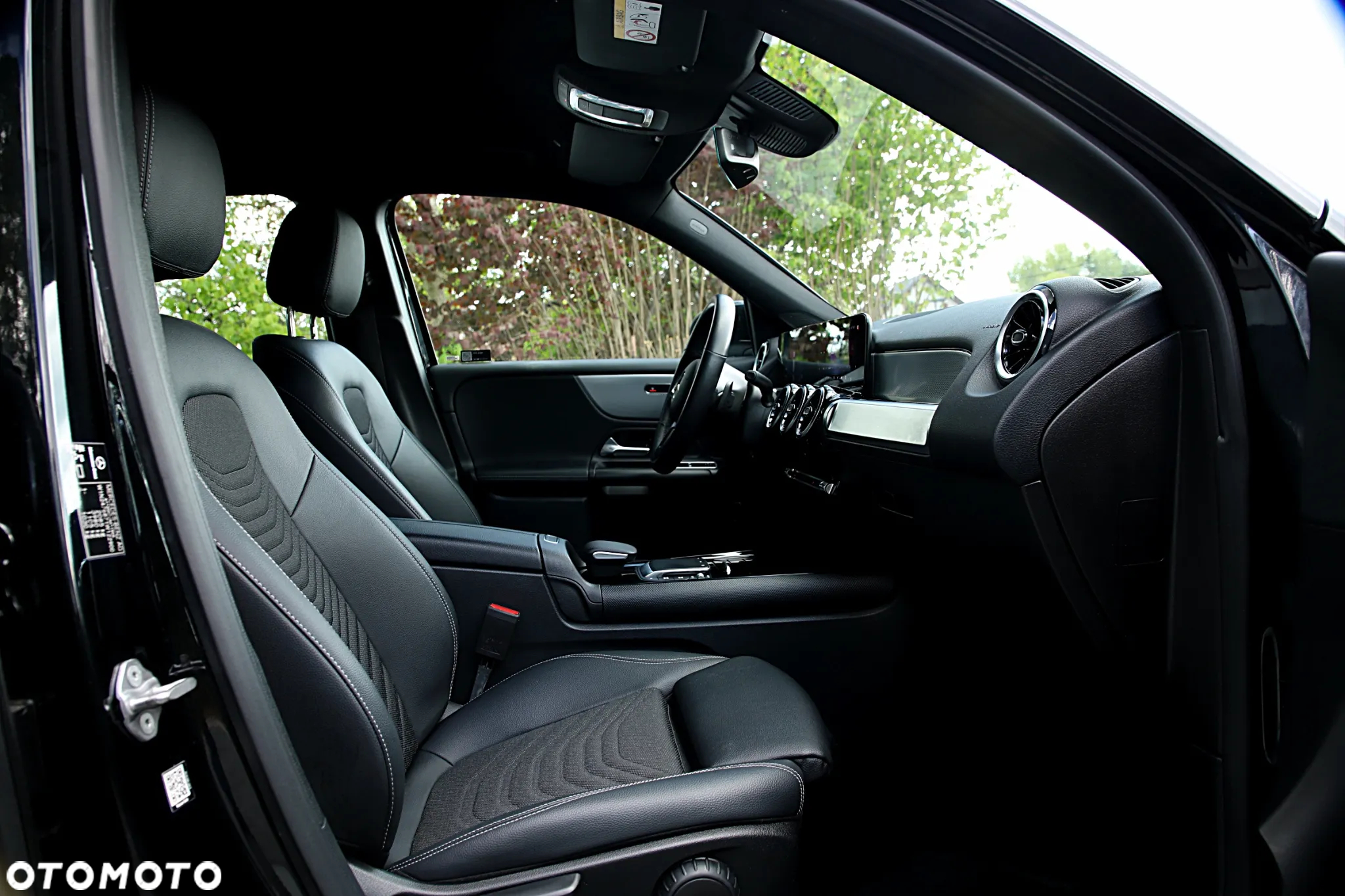 Mercedes-Benz GLB 200 7G-DCT - 25