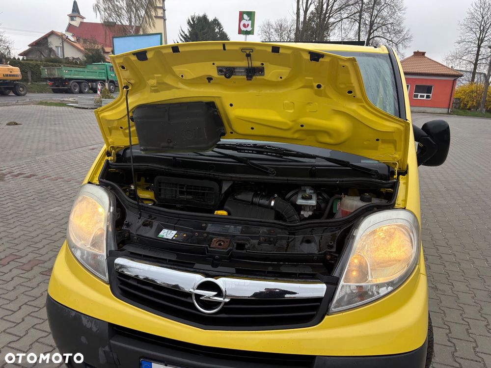 Opel Vivaro - 10