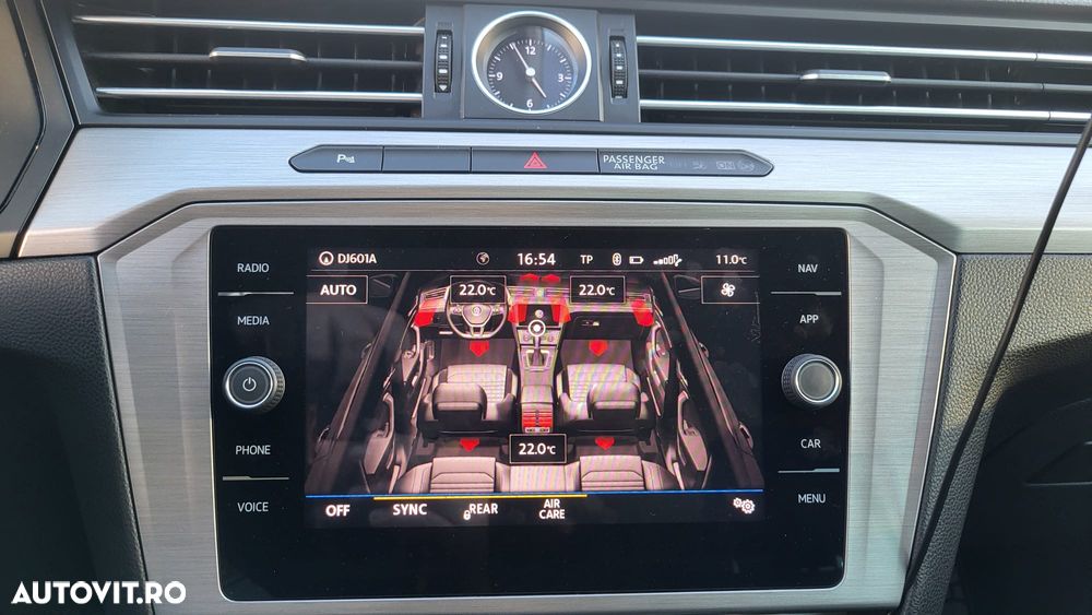 Volkswagen Passat 2.0 TDI SCR DSG Comfortline - 18